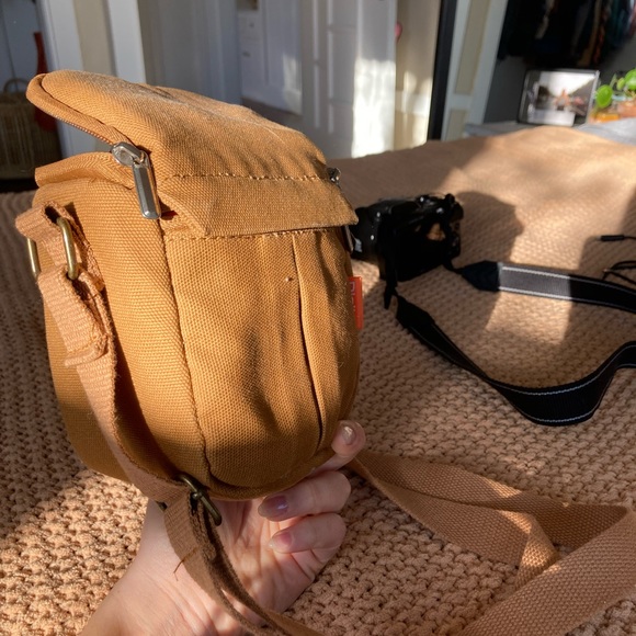 Nikon CoolPix L340 28x Wide Optical Zoom Camera - Picture 9 of 11